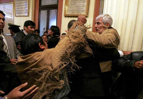 Bolivian opposition congressman  Rodriguez battles with an indigenous deputy of President Evo Morales party